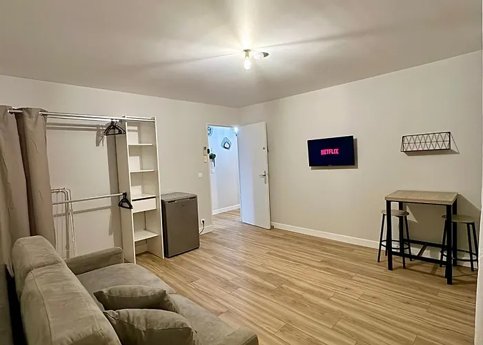 50m2, Ovalie, Clim-balcon-netflix * مونبيلييه